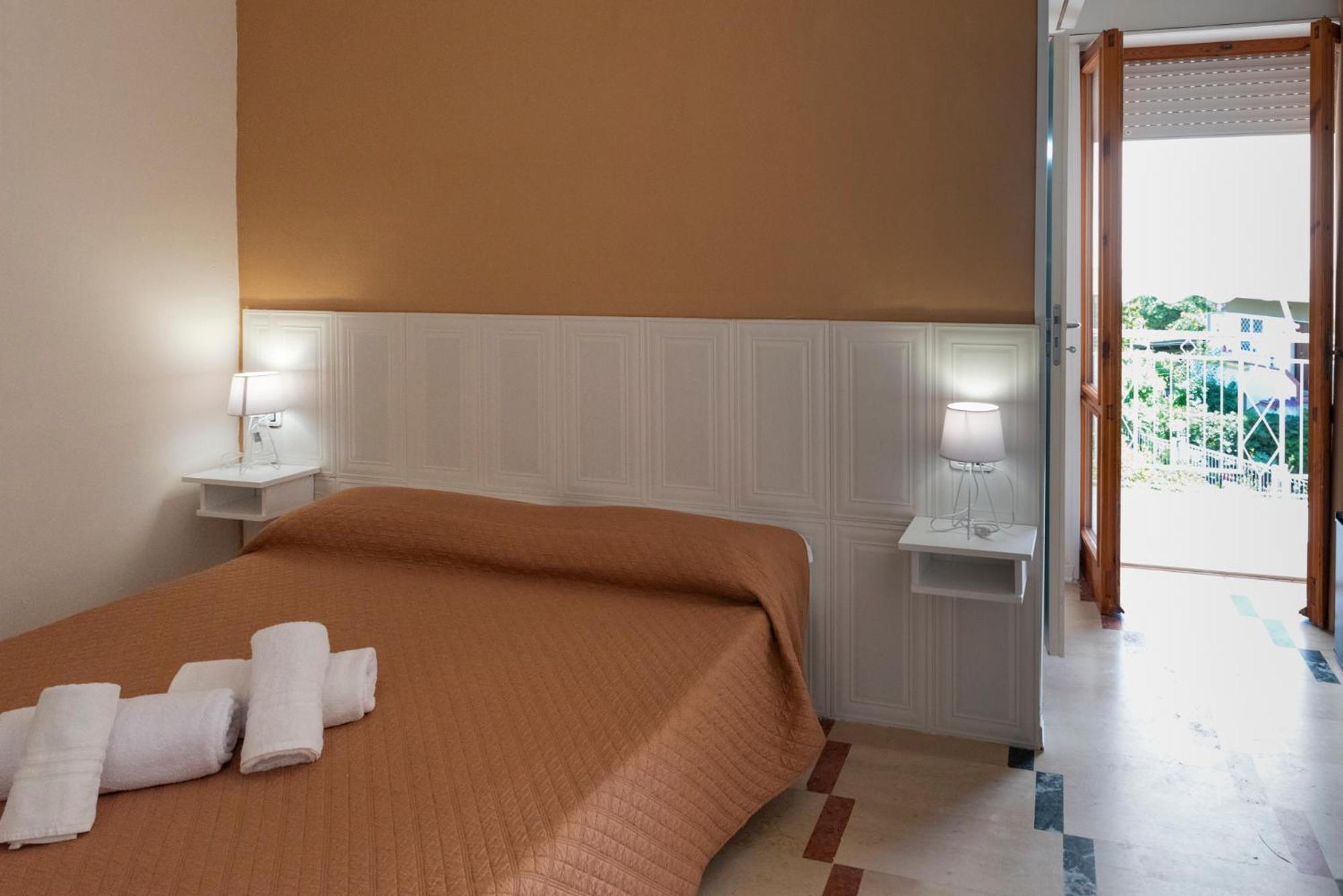 Solaris Paestum Bed & Breakfast Екстериор снимка